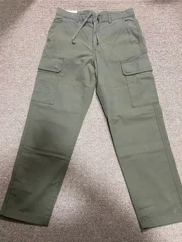 새상품 택 포함 UNIQLO 유니클로 카고 팬츠
