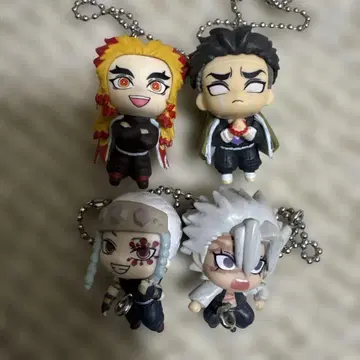 집게로 집어 연결하는 마스코트 4개 세트 키링 타입