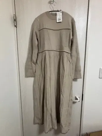 [ 새상품 ] LAVEANGE 뷔스티에도킹 니트 원피스 아이보리 LL