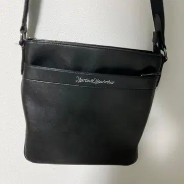 Martin & MacArthur 숄더백 블랙