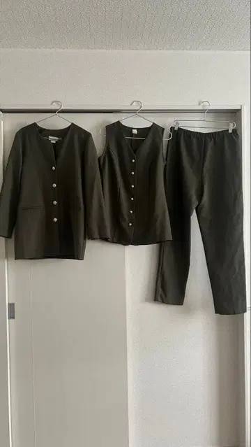 그린 베스트 포함 팬츠 셋업