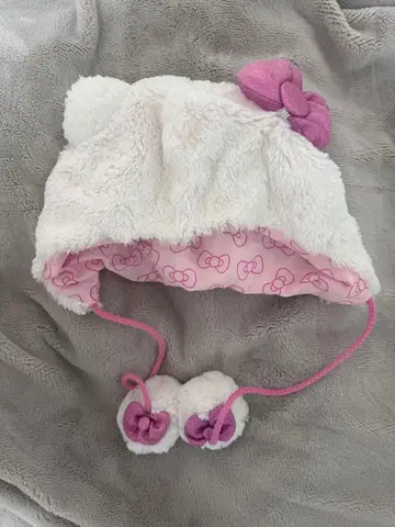 헬로키티 퍼 모자 폼폼 포함