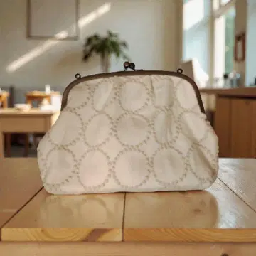 미나 페르호넨 탬버린 가마구치 지갑