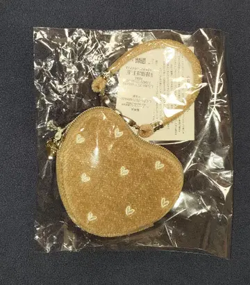 새상품 러브러리 바이 페이 러브러리 하트 하트형 파우치 베이지