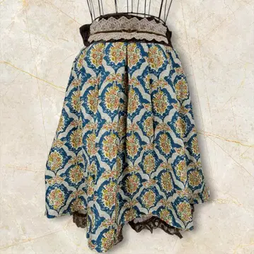 axes femme 꽃무늬 플레어 스커트 택 포함 [ 새상품 ]