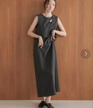 슬리브리스 롱 원피스 다크 그레이 브라운 Bab