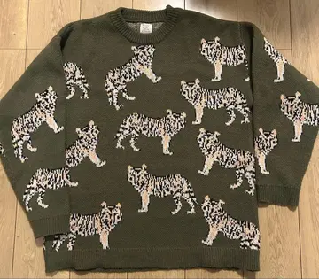 Revo. 애니멀 패턴 자카드 루즈 니트 타이거 패턴