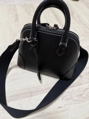 [새상품급] Mila Owen 와이드 숄더 보스턴 백 밀라오웬