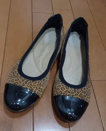 [ 새상품 ] Clarks 레오파드 무늬 플랫