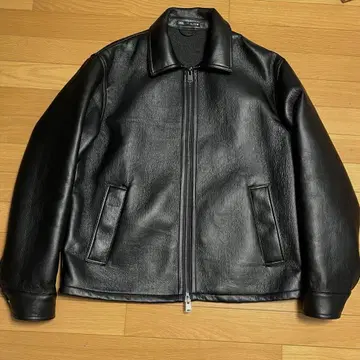 [ 완판템 ] ZARA 페이크 가죽 자켓