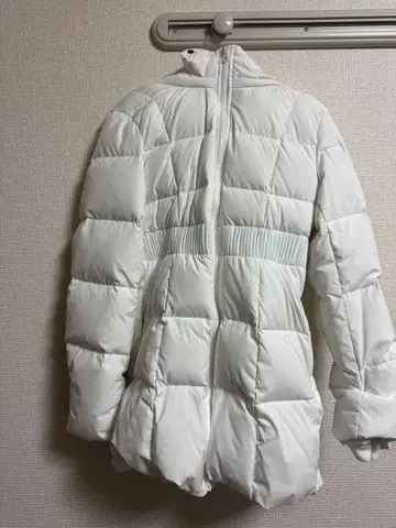 GYDA 퍼 포함 화이트 다운 자켓