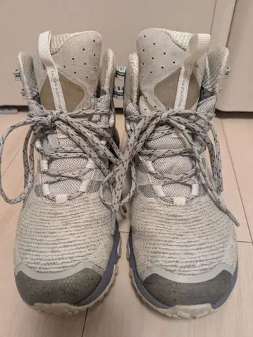 [ THE NORTH FACE ] 여성용 트레킹 슈즈 24cm