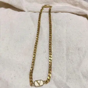 발렌티노 가라바니 목걸이