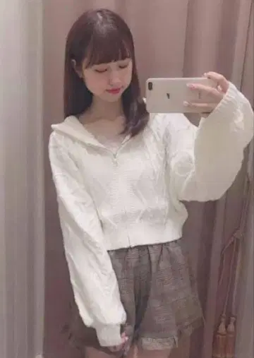 에블린 하트 케이블 니트 후드티 화이트