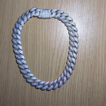 모이사나이트 목걸이 폭 2.5cm, 55cm 가격 인하 가능, 새상품급