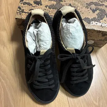 포인터 스웨이드 메쉬 스니커즈 블랙