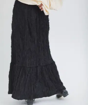 mona Belinda 모나베린다 샤기 캉캉 스커트 블랙