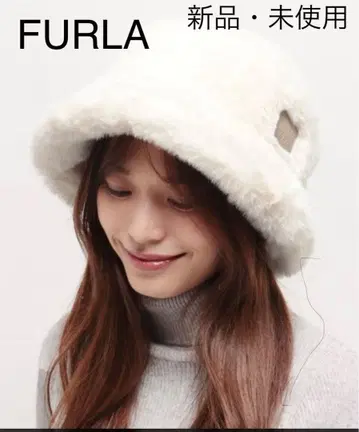 FURLA 화이트 버킷햇