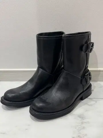 ZARA 블랙 버클 엔지니어 부츠