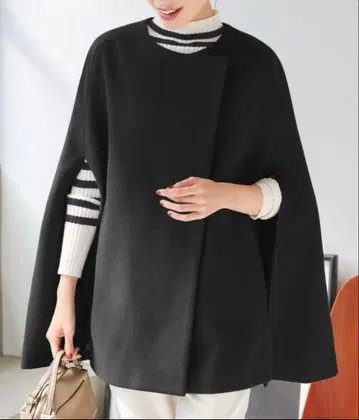 KOBE LETTUCE  고베 레터스 블랙 판초 케이프 코트