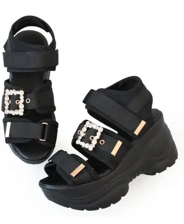 비쥬 장식 통굽 블랙 샌들