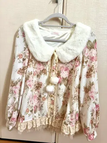 레어 LIZLISA 꽃무늬 판초풍 상의