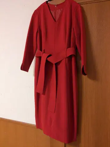 DoCLASSE 레드 원피스