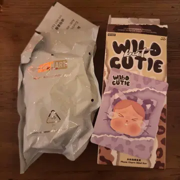 crybaby WILD but CUTIE Phone Charm 보라색