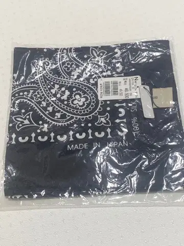 미사용 새상품 nouer 일본제 페이즐리 무늬 실크 스카프