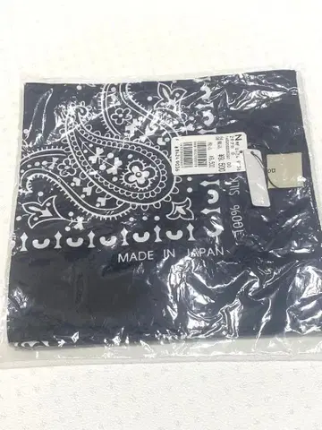 미사용 새상품 nouer 일본제 페이즐리 무늬 실크 스카프