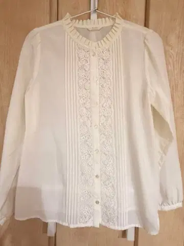 Te chichi 아이보리 긴팔 블라우스 프리 오피스 데이트