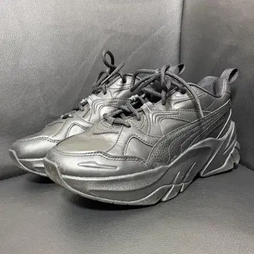 푸마 소피아 가죽 스니커즈 통굽 블랙