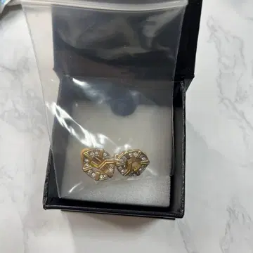 GSTV 골드 컬러 크리스탈 귀찌