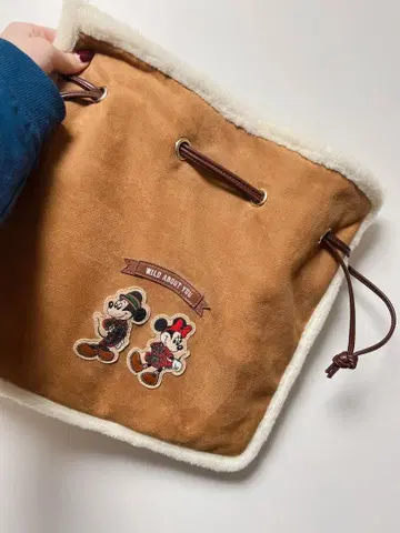 [ 새상품 택 포함 ] ACCOMMODE Disney 무스탕 복조리 백