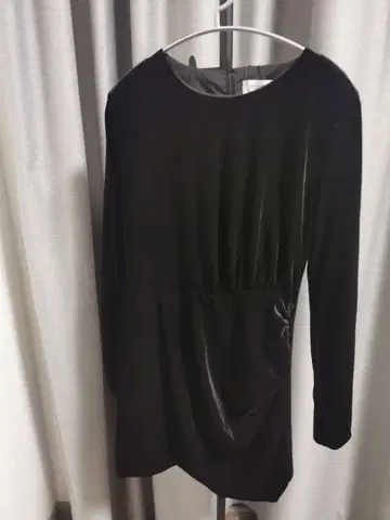 블랙 벨벳 긴팔 원피스