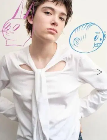 soduk 화이트 긴팔 상의