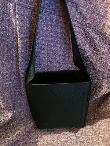 숄더백 블랙 XS PG32