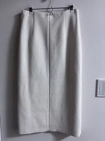 YLEVE 타이트 스커트 2 화이트