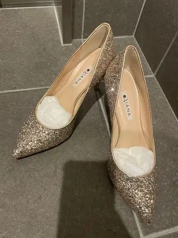 컨디션 최상 DIANA 골드 펌프스 결혼식