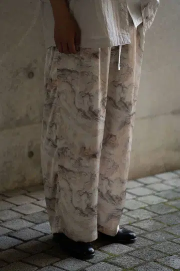 JUHA [ 25SS ] Abstract Wide Easy P ants