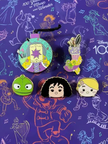 라푼젤 파스칼 고델 크리스마스 오너먼트 핀 배지 핀 트레