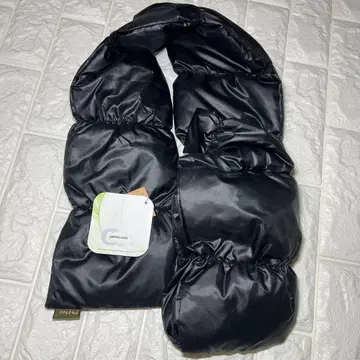 PhateeWEAR PERTEX 다운 머플러 블랙