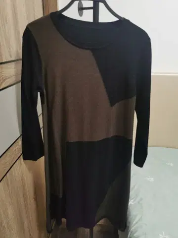 브라운 블랙 비대칭 니트