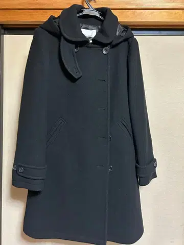 URBAN RESEARCH DOORS 블랙 코트 후드 부착