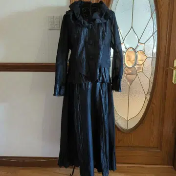 에이코 콘도 블랙 프릴 셋업 이터널 블레이즈