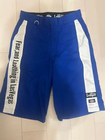 파란색 숏팬츠 화이트 스트라이프 Las Vegas