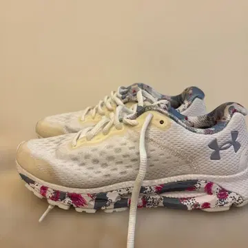 언더아머 HOVR 인피니트 3 24cm Infinite 3