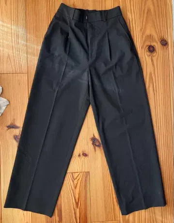 UNIQLO 턱 와이드 팬츠 다크 브라운 표시 사이즈 S