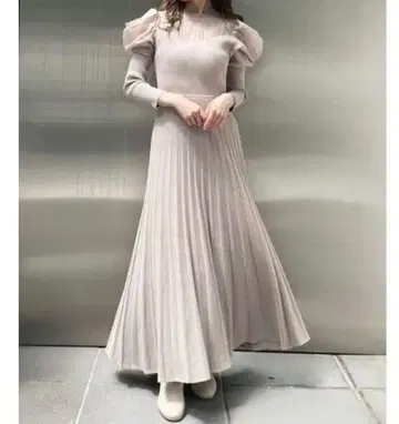 머큐리 듀오 이소재 드레이프 롱 슬리브 니트 원피스