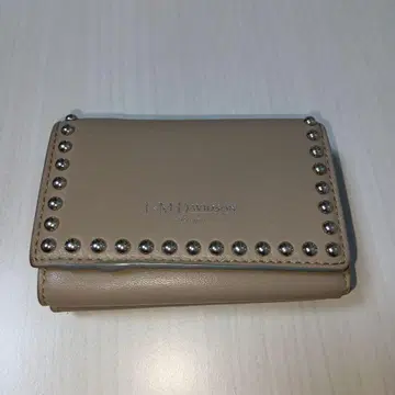 [ J&M Davidson ] 스터드 장식 3단 폴더형 지갑/카프